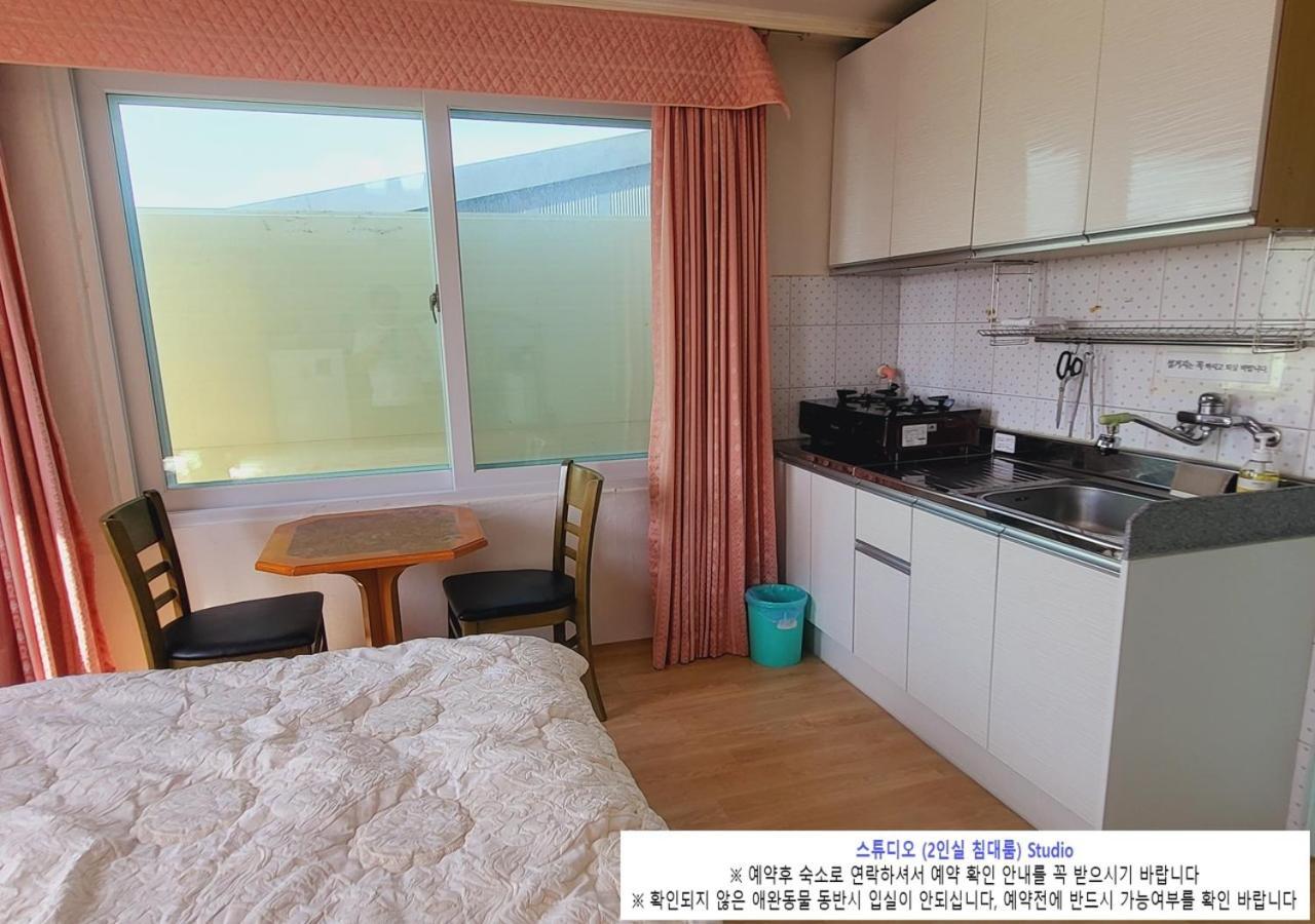 Seaside Minbak Villa Goseong  Exteriör bild