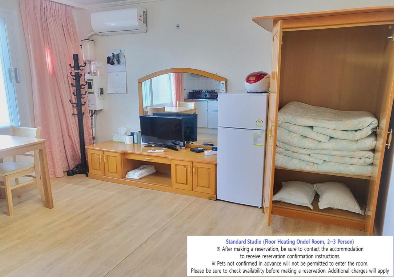 Seaside Minbak Villa Goseong  Exteriör bild