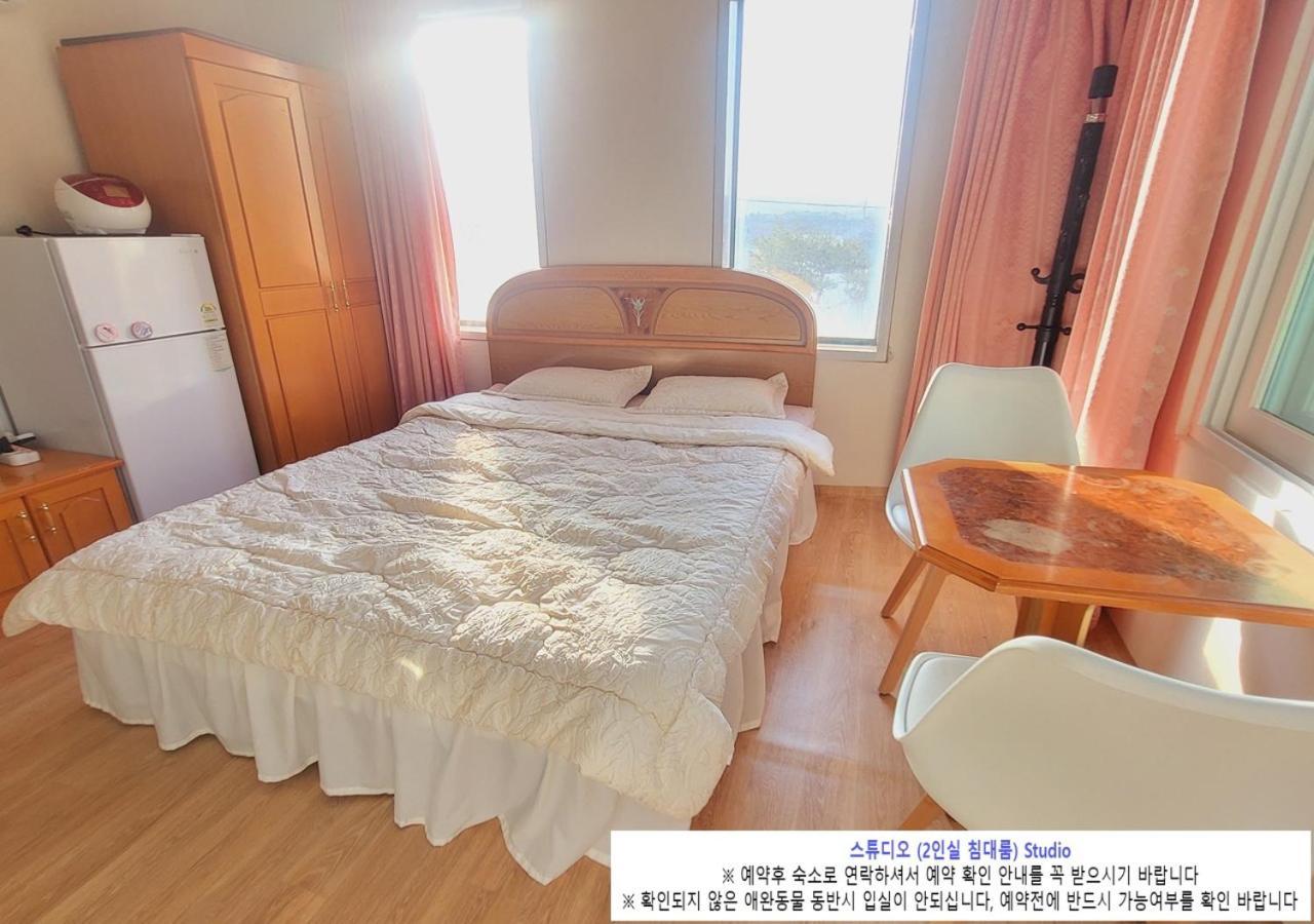 Seaside Minbak Villa Goseong  Exteriör bild