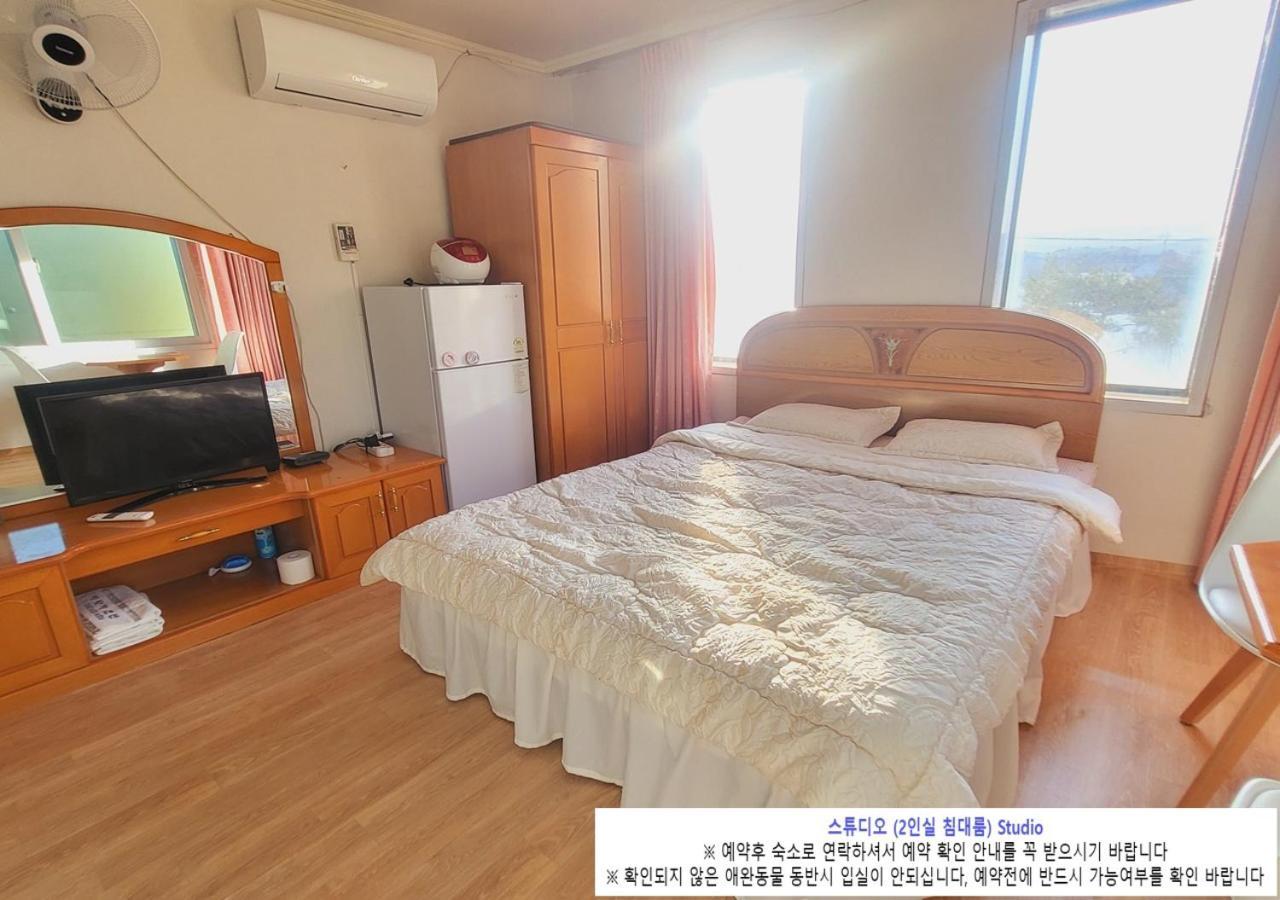 Seaside Minbak Villa Goseong  Exteriör bild